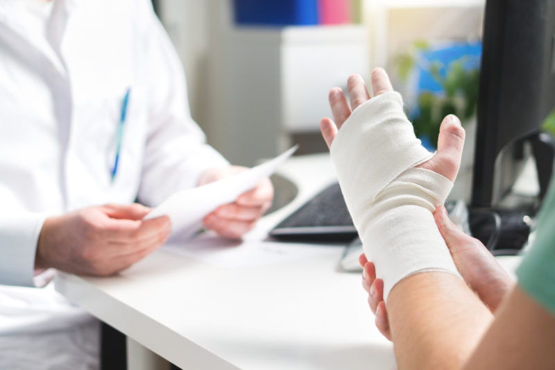 Carpal Tunnel Syndrome Surgery: Purpose, Procedure, Benefits and Side  Effects